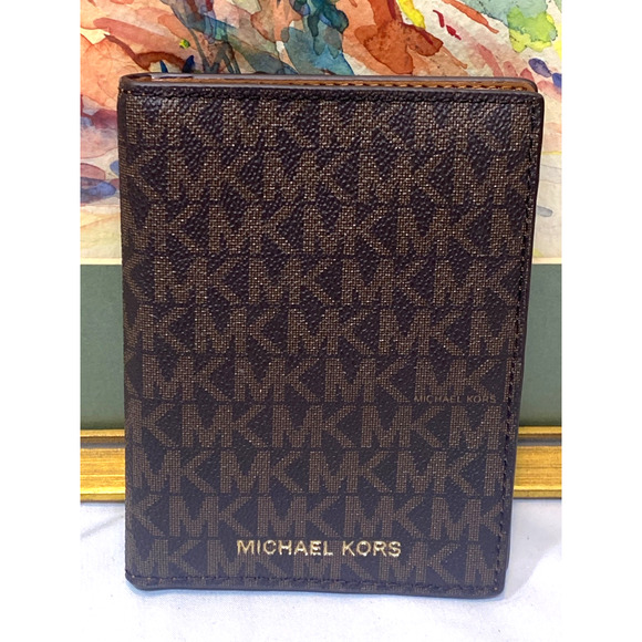 Michael Kors MK Jet Set Travel Brown Women's Bifold Wallet Passport Holder Case - Picture 1 of 3